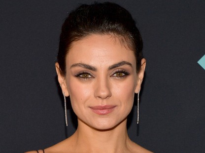 Mila Kunis ruhája tökéletes, titkon te is akarsz egy ilyet