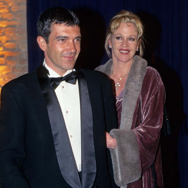 Nem tudjuk miért, de Melanie Griffith mindegyik exférjével feltöltött egy közös képet