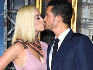 Megszületett Orlando Bloom és Katy Perry első közös gyermeke! A neve is kiderült!