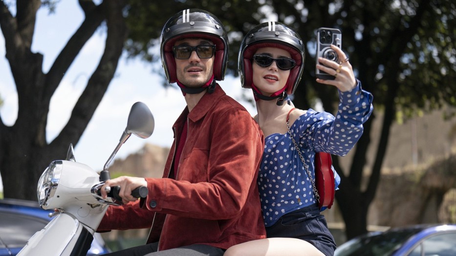 A francia elnök mindent megtesz azért, hogy "visszahozza" Emilyt Párizsba