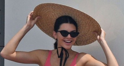 2017 legcukibb bikinijét Kendall Jenner villantotta