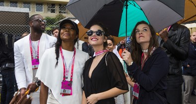 Palvin Barbi nagyon ölelgette Lewis Hamiltont! Most akkor mi van?