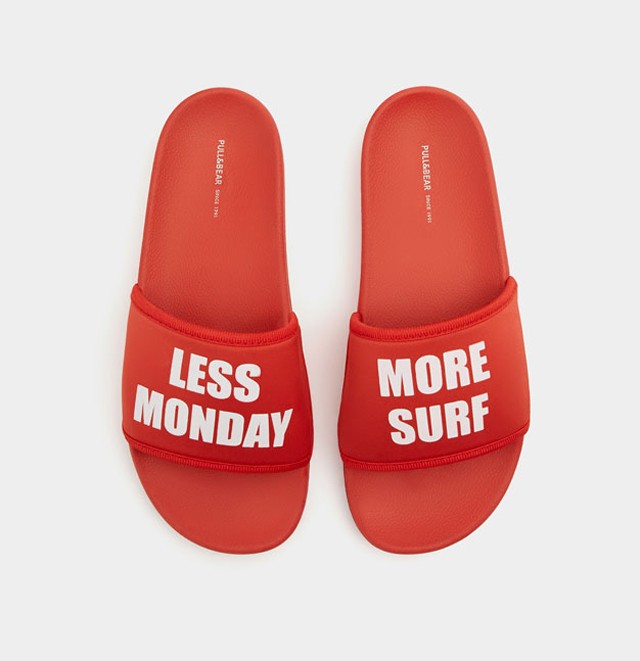 Feliratos piros PULL & BEAR 5995 Ft