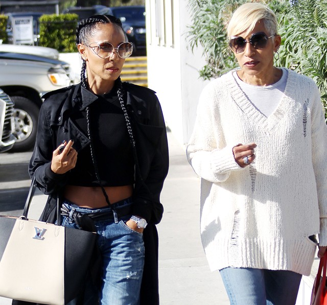 Jada Pinkett Smith 66 éves anyukájának kockás hasa előtt emeljük a kalapunkat