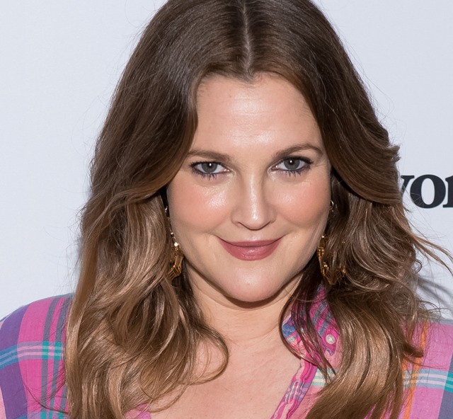 Észrevetted, hogy Drew Barrymore 20 éve semmit sem változott?