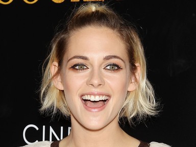 Kristen Stewart ha mosolyog, bármiben gyönyörű