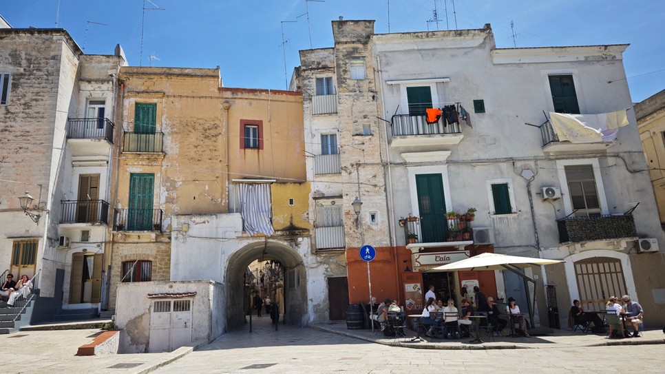 Bari
