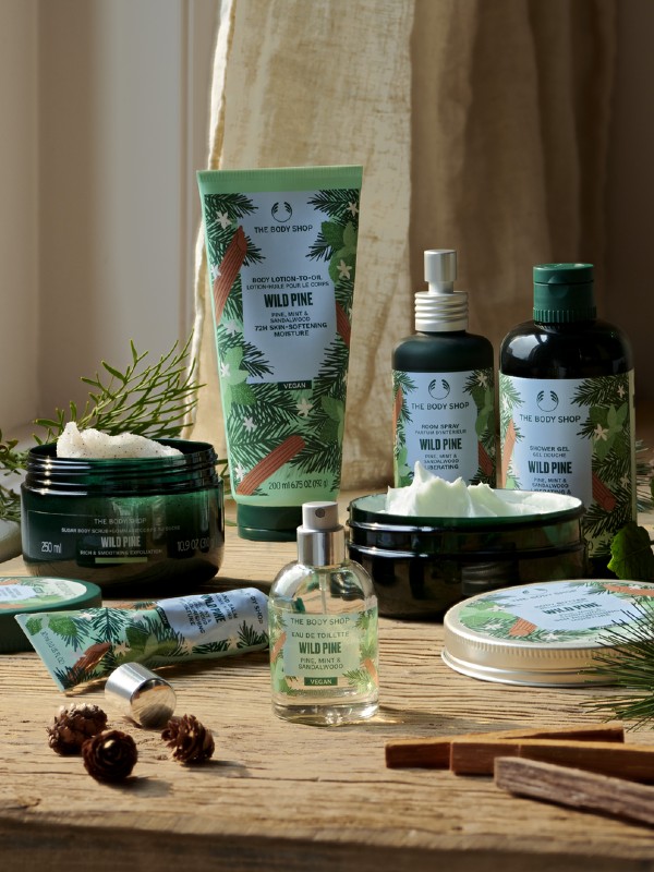 A limitált, karácsonyi illatokat keresd a The Body Shop üzleteiben és a the-body-shop.hu oldalon!