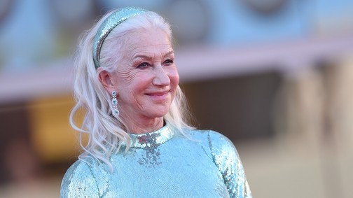 Helen Mirren csak úgy sziporkázott a 2021-es velencei filmfesztivál vörös szőnyegén
