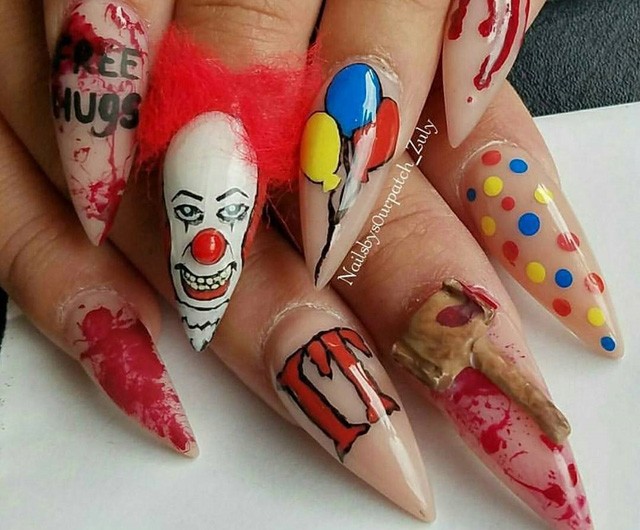 Itt a horrorisztikus AZ manikűr! Nagyon durva!