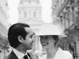 Axente Vanessa rendkívül sikkes ruhában ment férjhez