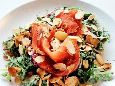 Lazacos saláta