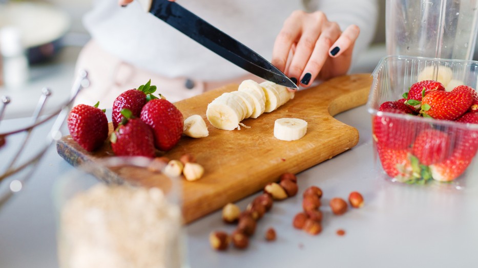 A műanyag vágódeszka helyett használjunk inkább fából készültet