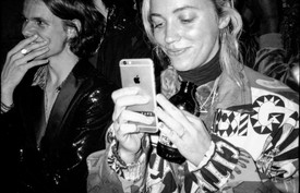 Martin Wanda és Martin Gábor a sorozatok elkészítésekor mindketten szinte egyidősek voltak, azonban lényegesen eltérő lehetőségekkel rendelkeztek