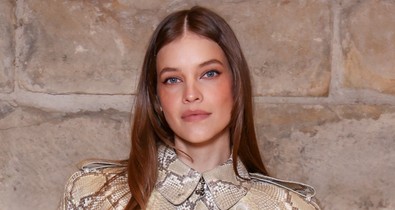 Palvin Barbara a világ legegyszerűbb ruhájában tarolt a párizsi divathéten