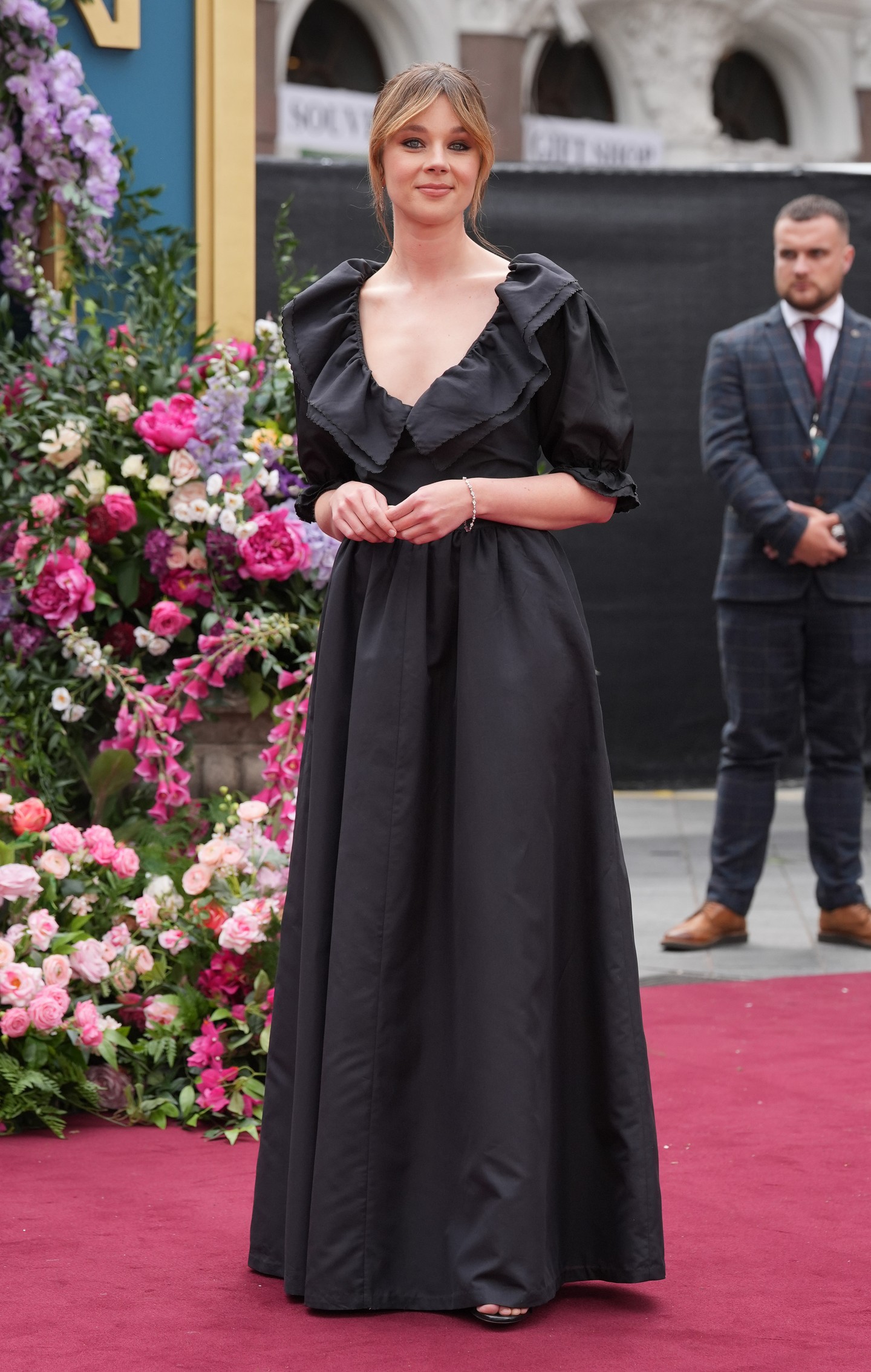 A Bridgerton sztárjai mindenkit elvarázsoltak a vörös szőnyegen 