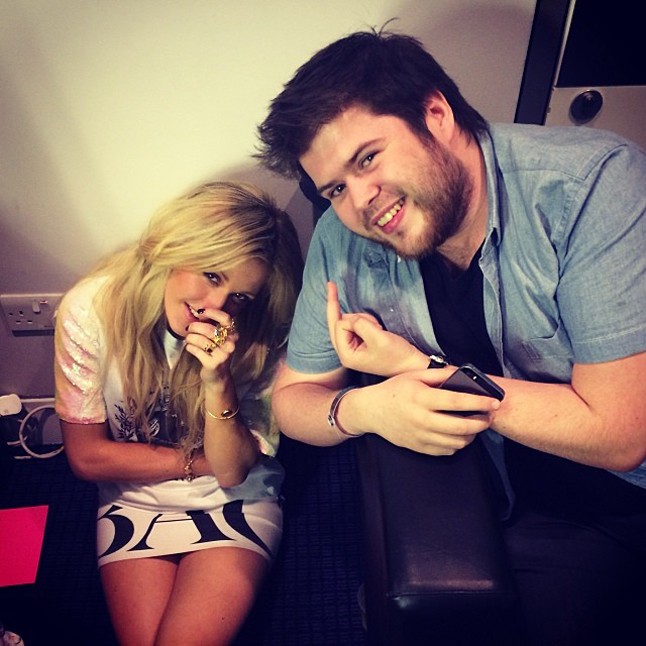 Ellie Goulding bemutatja menedzserét, vagy inkább ő mutat be neki valami mást?