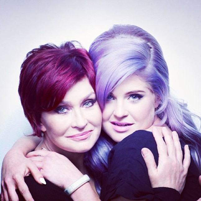 Kelly Osbourne imádja anyukáját, Sharont, aki most ünnepelte születésnapját.