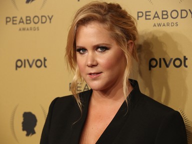 Amy Schumer olyan ultraviccesen jelentette be, hogy várandós, ahogy még soha senki
