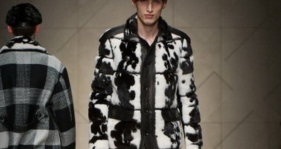 Esőáztatta Burberry show