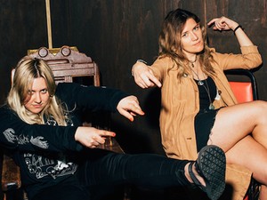 Csak egy szám: Ez a cipőbűvölők napja