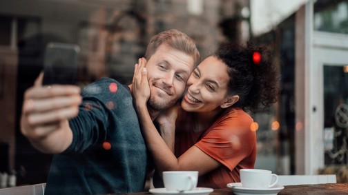 Lehet kapcsolatom valakivel, aki sokkal dögösebb nálam?