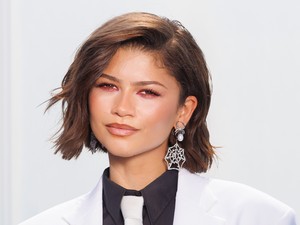 Zendaya csipkés meztelenruhája az egyik legkifinomultabb darab, amit valaha láttunk