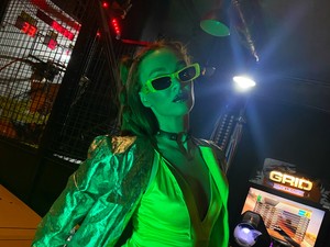 Dj Yamina nagyon ütős szettben indul neki a hétvégének