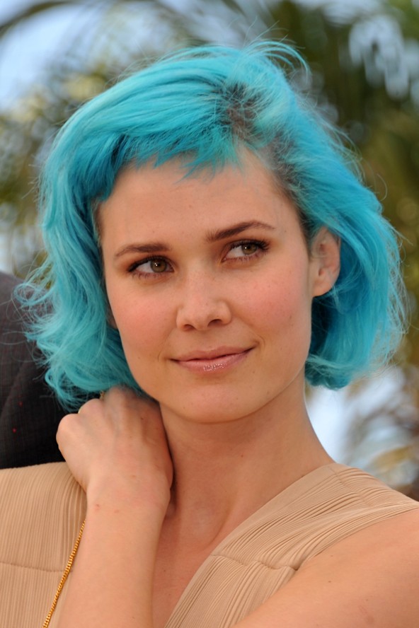 Nanna Oland Fabricius hupikék haja egyszerűen zseniális!