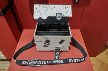 Buliash Todaeva kiállítása a Körforgásban sorozat hatodik kiállítása Megtekinthető a Ráth villában, Budapesten