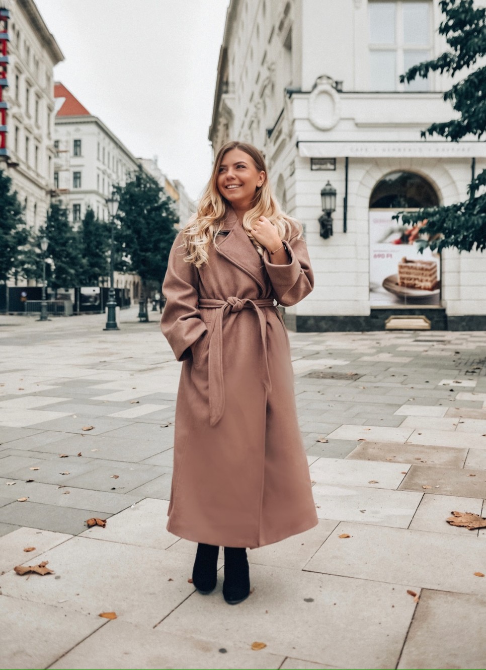 Egy kabát, ami a hűvös napokon is szuper stílusos és meleg is