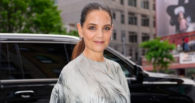 Suri Cruise annyira hasonlít édesanyjára, Katie Holmes-ra, hogy szinte nem is tudjuk eldönteni, melyiküket látjuk