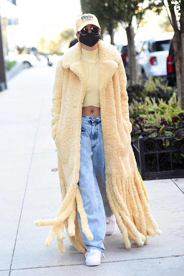 Fogadjunk, soha nem találnád ki, hogy kit rejt ez a maszk