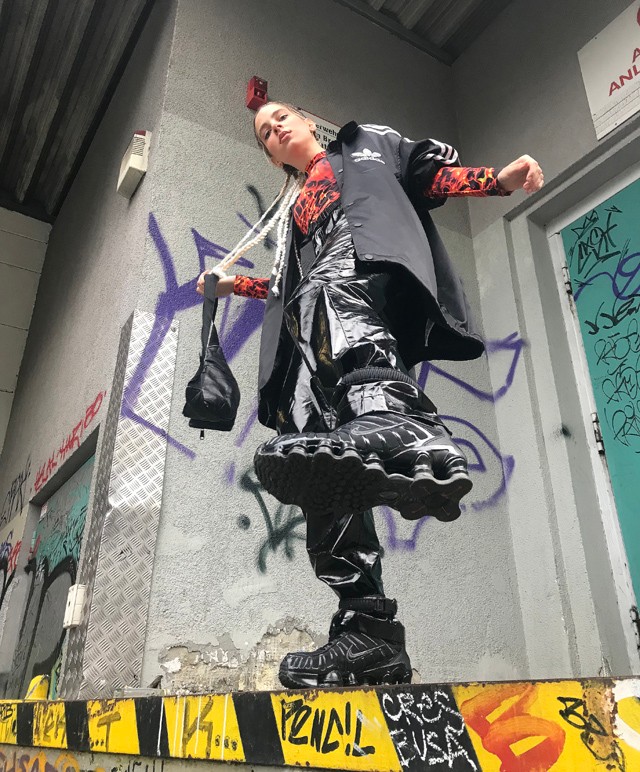 Lilit a berlini utca inspirálja a mindennapi öltözködésben