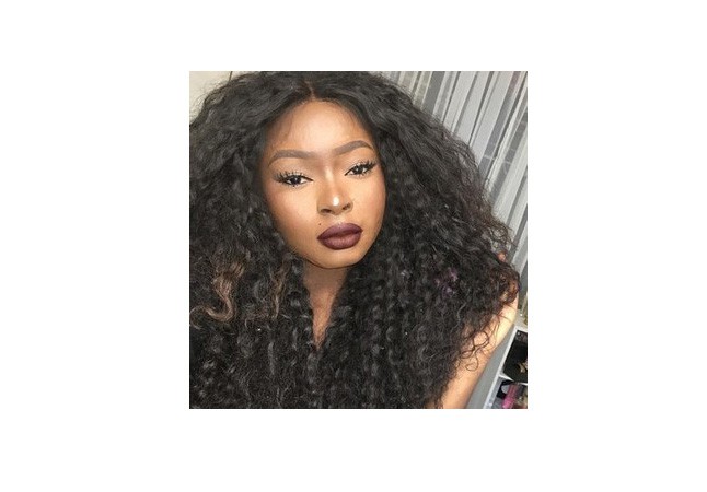 Ennek a lánynak teljesen összeégett az arca, de úgy megtanult sminkelni, hogy nem hiszed el, amit látsz!