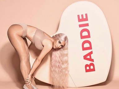 Meglátod Kim Kardashian edzője fenekének az átalakulását és leesel a székről