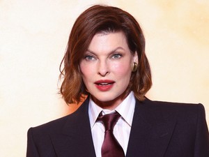 Ha van nő, aki követendő példa az élni akarásban, az maga Linda Evangelista