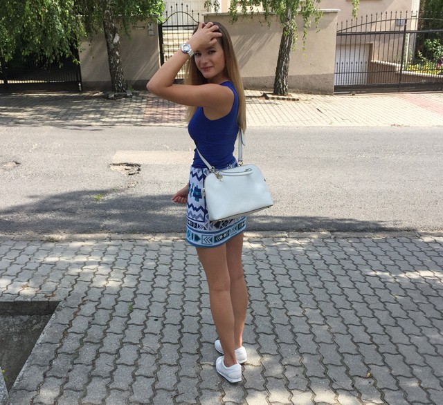 Bertók Fruzsi Gardróbnaplóval búcsúzik a nagykövetségtől