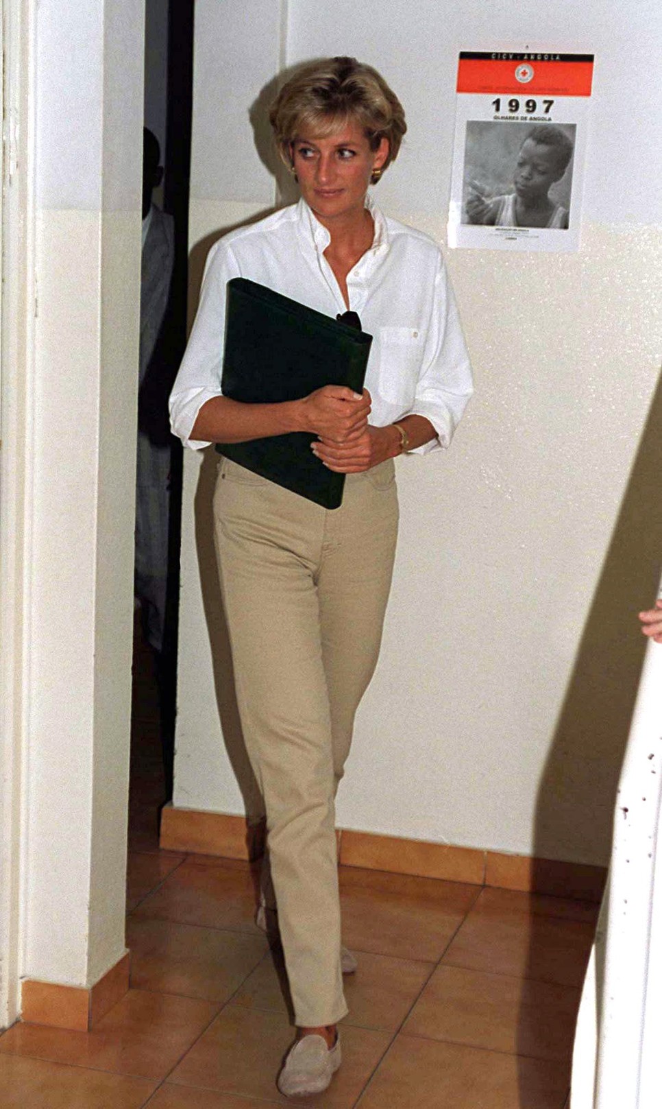 Nemcsak a farmer színek tudnak jól kinézni. Próbálj ki egy nude színt, hogy feldobd a gardróbod