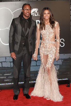 Ciara & Future. 2013 elején még csak pletykák szóltak arról, hogy Ciara és a rapper, Future randiztak volna. Később Future már azt nyilatkozta, hogy tényleg együtt járnak, és októberben már meg is kérte az énekesnő kezét egy tizenöt karátos gyémántgyűrűvel.