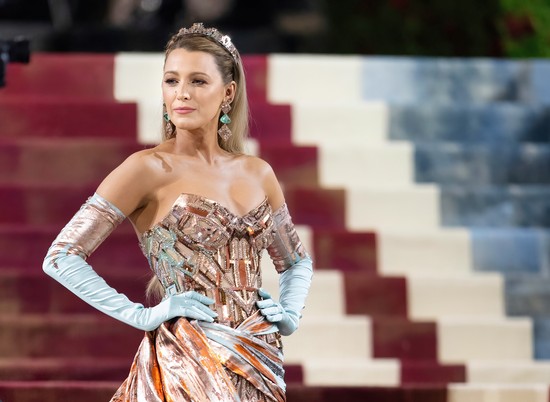 Blake Lively elárasztotta az Instagramot kismama fotókkal, és nagyon szomorú oka volt rá