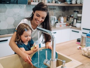 Mosogatás újragondolva: így lesz zöldebb és hatékonyabb a konyhád