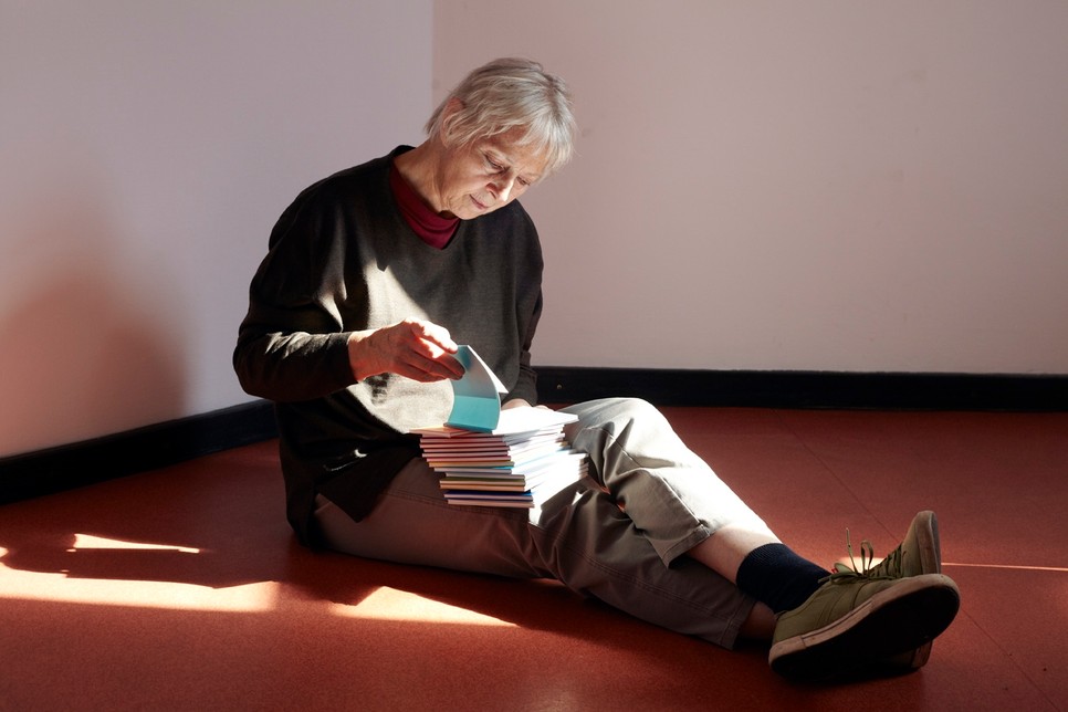 Mauer Dóra 85. születésnapjának alkalmából nyílt meg a Térfestés című kiállítás