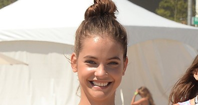 Palvin Barbi strandröplabdázik! És ilyen kis szexi!