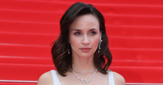 Törőcsik Franciska merész meztelenruhában mutatta be új filmjét, ettől a lélegzeted is eláll majd