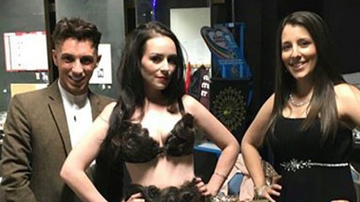 NEEE!!!! Emberi hajból csinált ruhát a legőrültebb divattervező