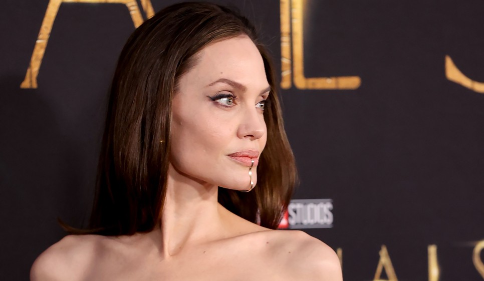 WOW: Angelina Jolie szettjének minden részletét látnod kell