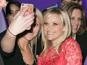 Évekbe telt, de Reese Witherspoon csak talált egy előnytelen ruhát