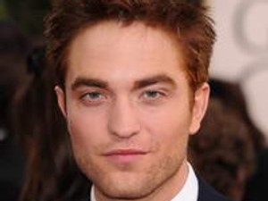 Robert Pattinson menekül a rajongók elől