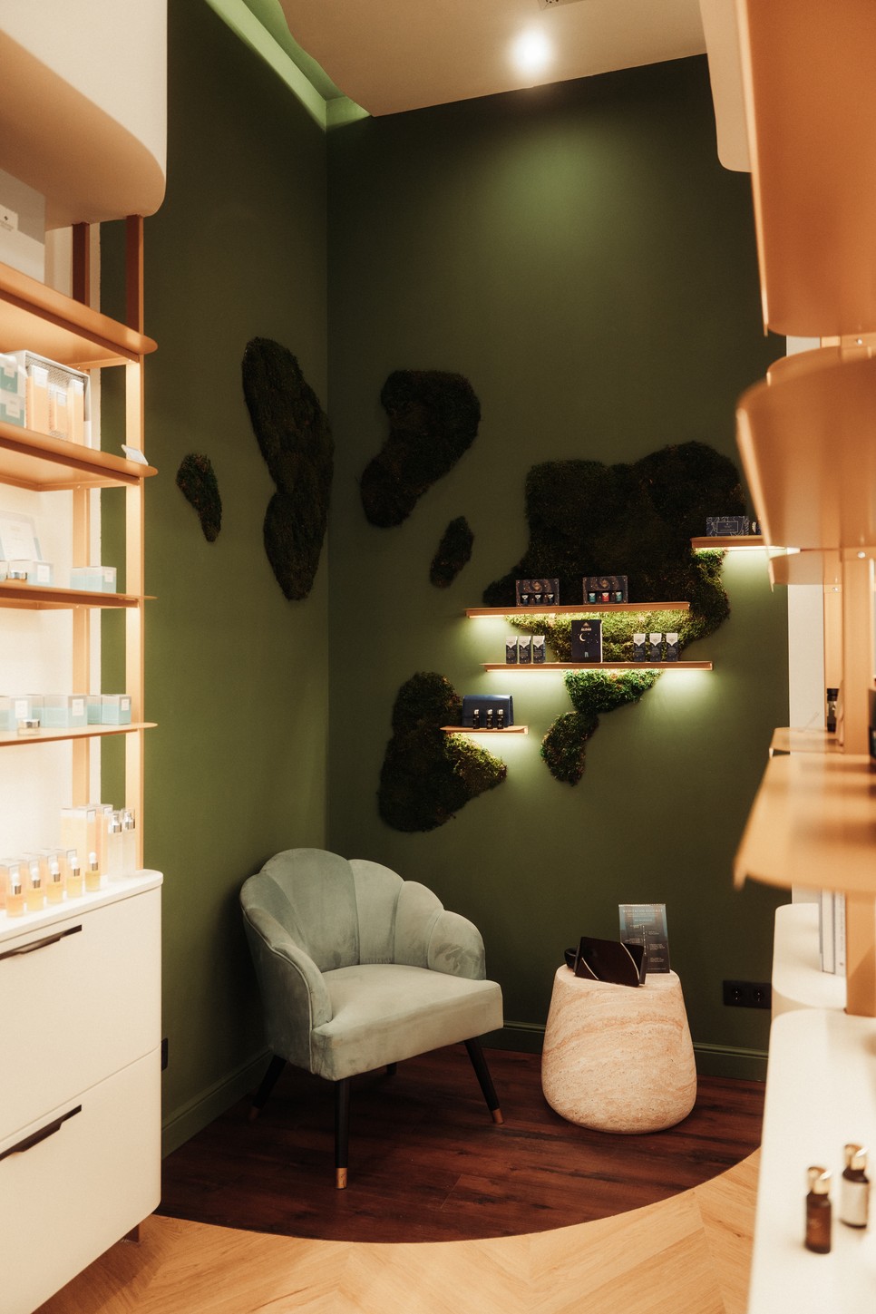 Az Alléban található új ADRENNE FELLER üzletben egy különleges meditációs sarkot is találsz